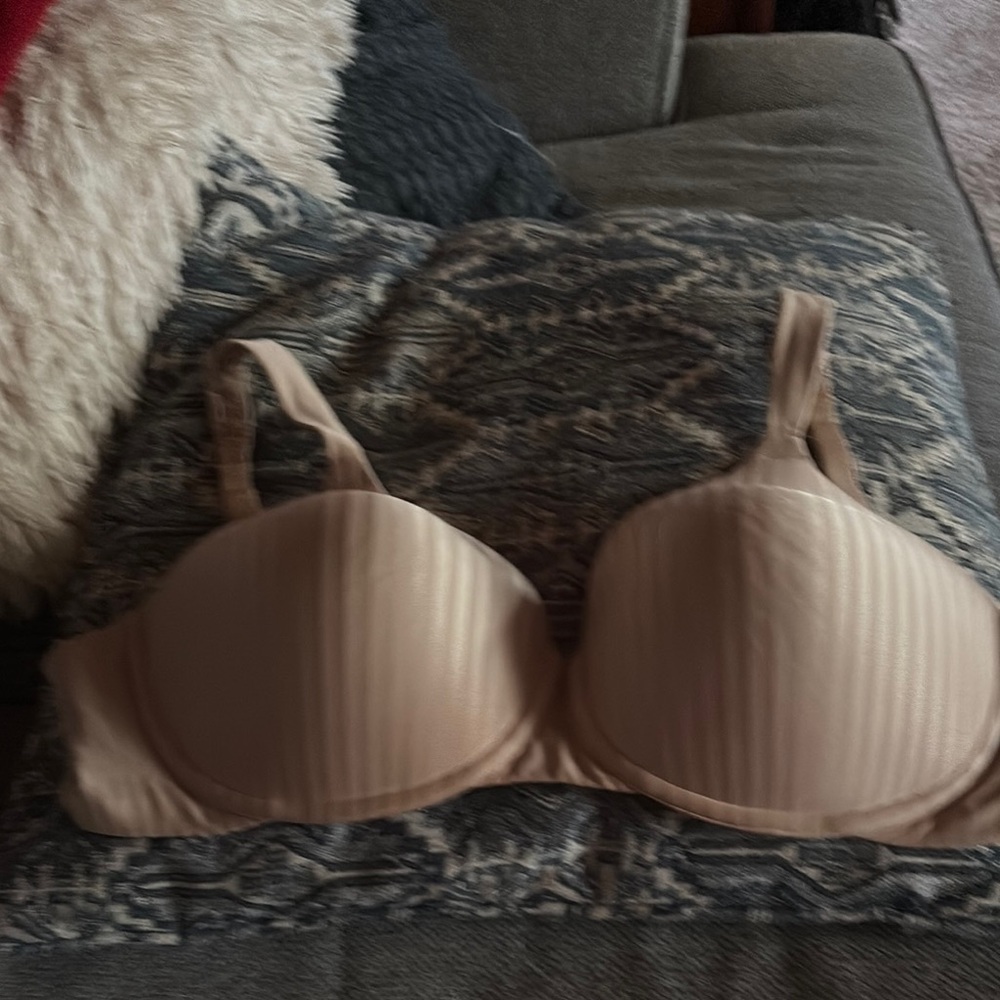 Playtex Tan Underwire Bra with Seamless Finish